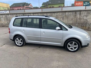 Авто Volkswagen Touran 2004 № 8591098