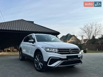 Авто Volkswagen Tiguan Allspace 2023 № 8591632