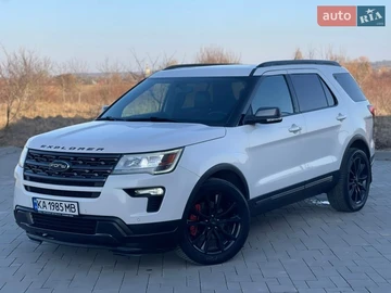 Авто Ford Explorer 2018 № 8592404
