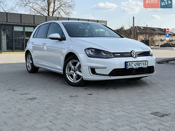 Авто Volkswagen E-Golf 2015 № 8594742