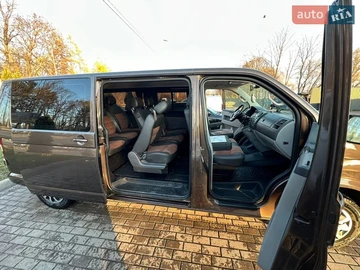Авто Volkswagen Transporter 2012 № 8595929