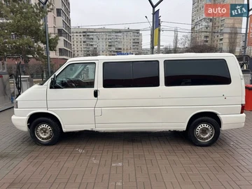 Авто Volkswagen Transporter 2000 № 8596929