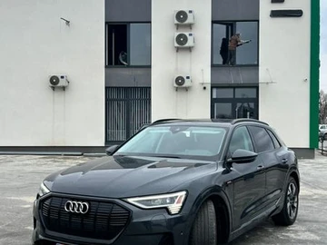 Авто Audi E-Tron 2020 № 8597332