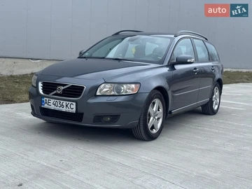 Авто Volvo V50 2007 № 8597676