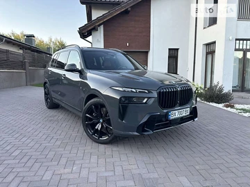 Авто BMW X7 2023 № 8597896