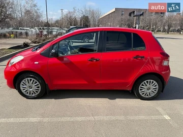 Авто Toyota Yaris 2010 № 8598141