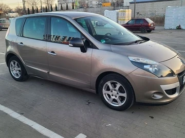 Авто Renault Scenic 2010 № 8598187
