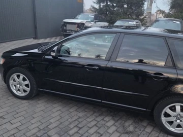 Авто Volvo V50 2010 № 8598201