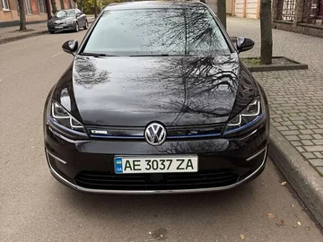Авто Volkswagen E-Golf 2016 № 8598265