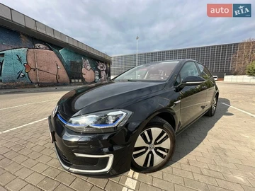 Авто Volkswagen E-Golf 2017 № 8598304
