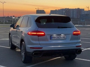 Авто Porsche Cayenne 2015 № 8598381