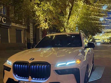 Авто BMW X7 2023 № 8598437