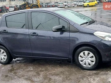 Авто Toyota Yaris 2013 № 8598650