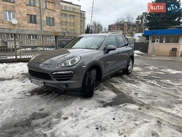Авто Porsche Cayenne 2010 № 8598912