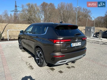 Авто Mitsubishi Outlander 2023 № 8599012