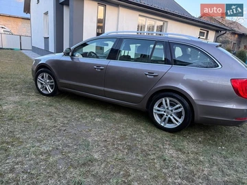 Авто Skoda Superb 2010 № 8599487
