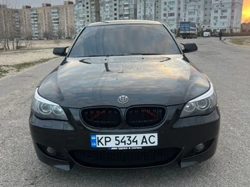 Авто BMW 5 Series 2003 № 8600460