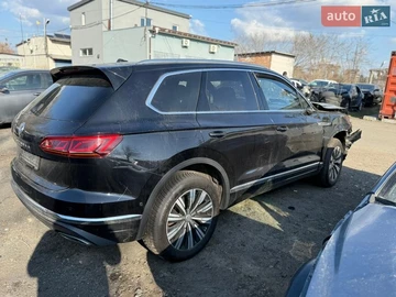Авто Volkswagen Touareg 2019 № 8601313