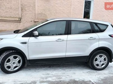 Авто Ford Kuga 2017 № 8602395