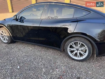 Авто Tesla Model Y 2023 № 8602911
