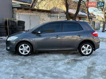 Авто Toyota Auris 2012 № 8603563