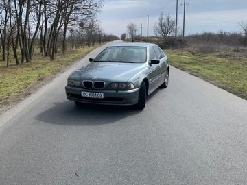 Авто BMW 5 Series 2002 № 8604043