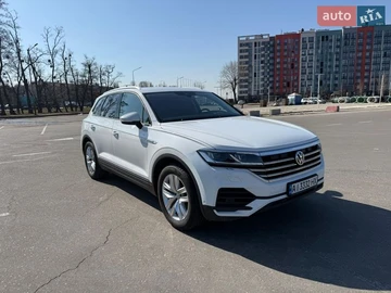 Авто Volkswagen Touareg 2019 № 8604655