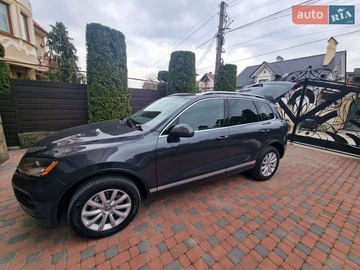 Авто Volkswagen Touareg 2012 № 8605271