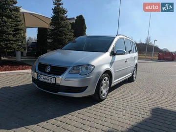 Авто Volkswagen Touran 2008 № 8606607
