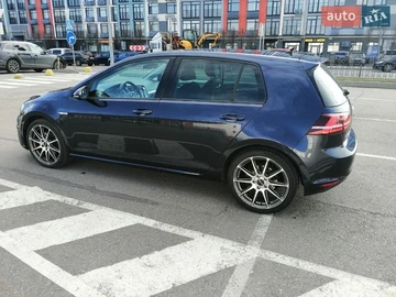 Авто Volkswagen E-Golf 2015 № 8606690