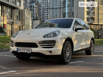 Авто Porsche Cayenne 2011 № 8608315