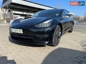 Авто Tesla Model 3 2019 № 8608318