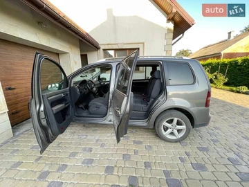 Авто Volkswagen Touran 2009 № 8609982