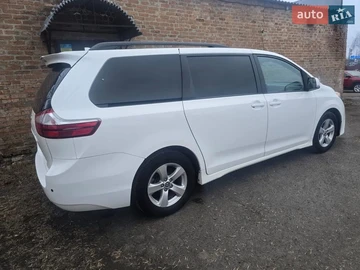 Авто Toyota Sienna 2019 № 8611143