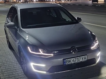 Авто Volkswagen E-Golf 2018 № 8611831