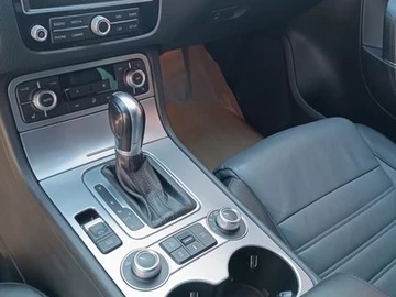 Авто Volkswagen Touareg 2015 № 8611926