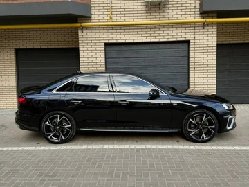 Авто Audi A4 2021 № 8611939