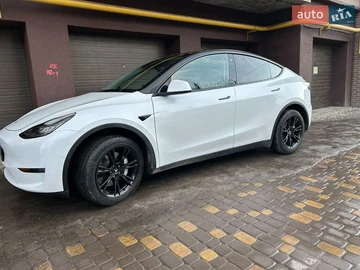 Авто Tesla Model Y 2022 № 8612554