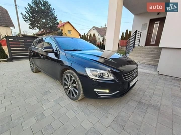 Авто Volvo V60 2015 № 8612581