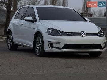 Авто Volkswagen E-Golf 2015 № 8612682