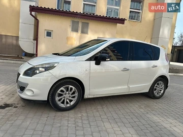 Авто Renault Scenic 2011 № 8613361