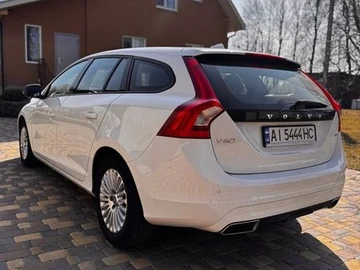 Авто Volvo V60 2017 № 8613536