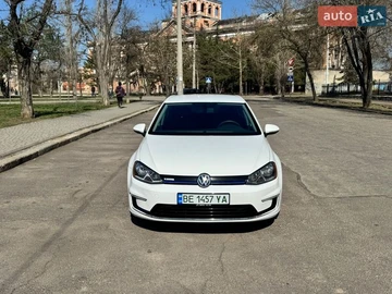 Авто Volkswagen E-Golf 2016 № 8613886