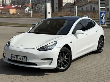 Авто Tesla Model 3 2019 № 8614082