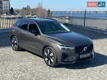 Авто Volvo Xc60 2023 № 8615596