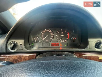 Авто BMW 5 Series 2003 № 8615716