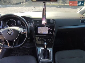 Авто Volkswagen E-Golf 2020 № 8616165