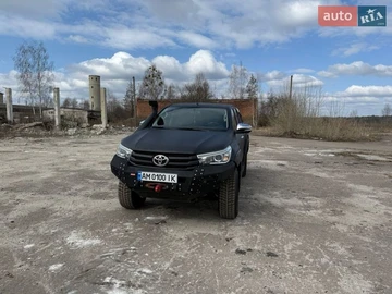 Авто Toyota Hilux 2016 № 8616209