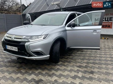 Авто Mitsubishi Outlander 2017 № 8616950