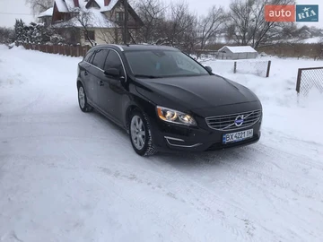 Авто Volvo V60 2016 № 8617189